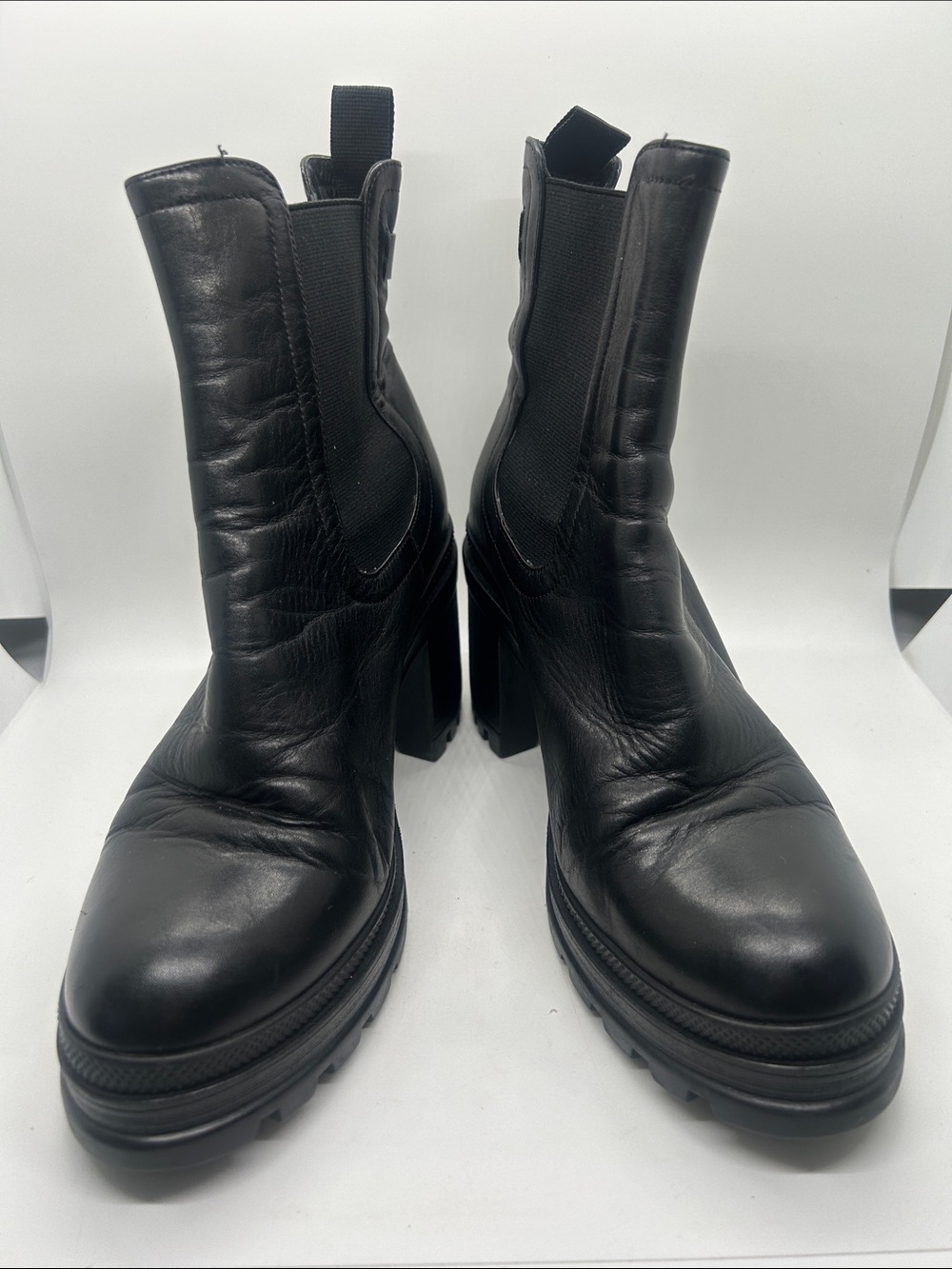 Veronica Beard Black Leather Block Heel Pull On Chelsea Boots Shoes **Size 7.5** - Picture 3 of 13